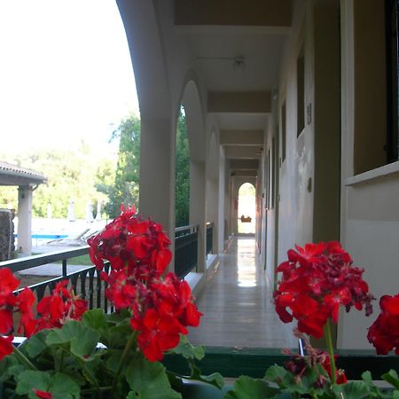 Villa Karmar Hotel Apartments Дасія Екстер'єр фото