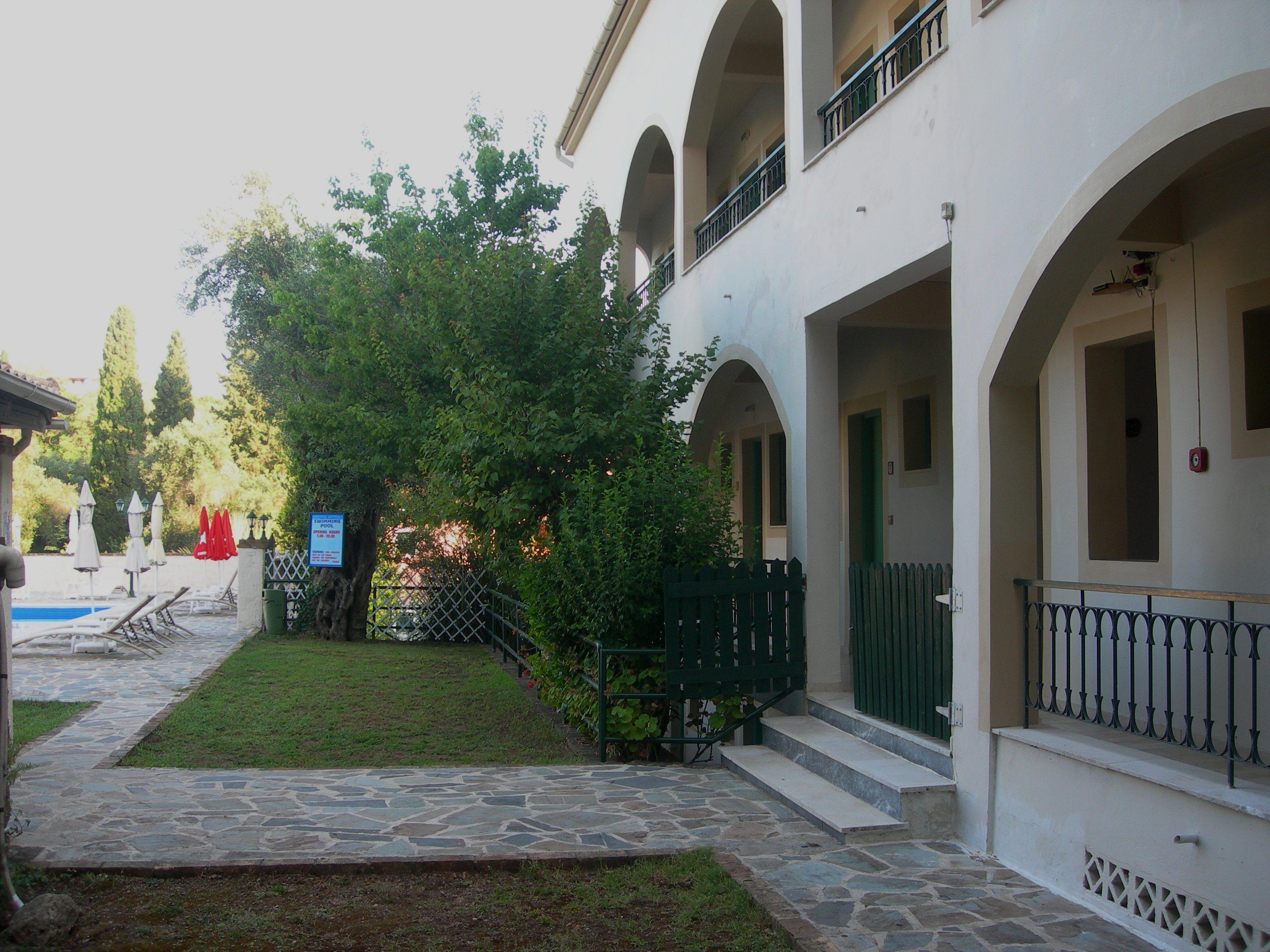 Villa Karmar Hotel Apartments Дасія Екстер'єр фото