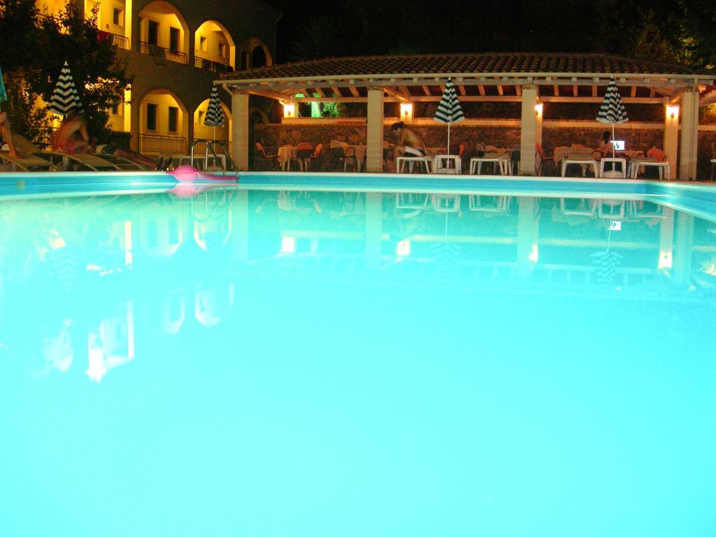 Villa Karmar Hotel Apartments Дасія Екстер'єр фото