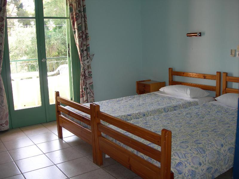 Villa Karmar Hotel Apartments Дасія Екстер'єр фото