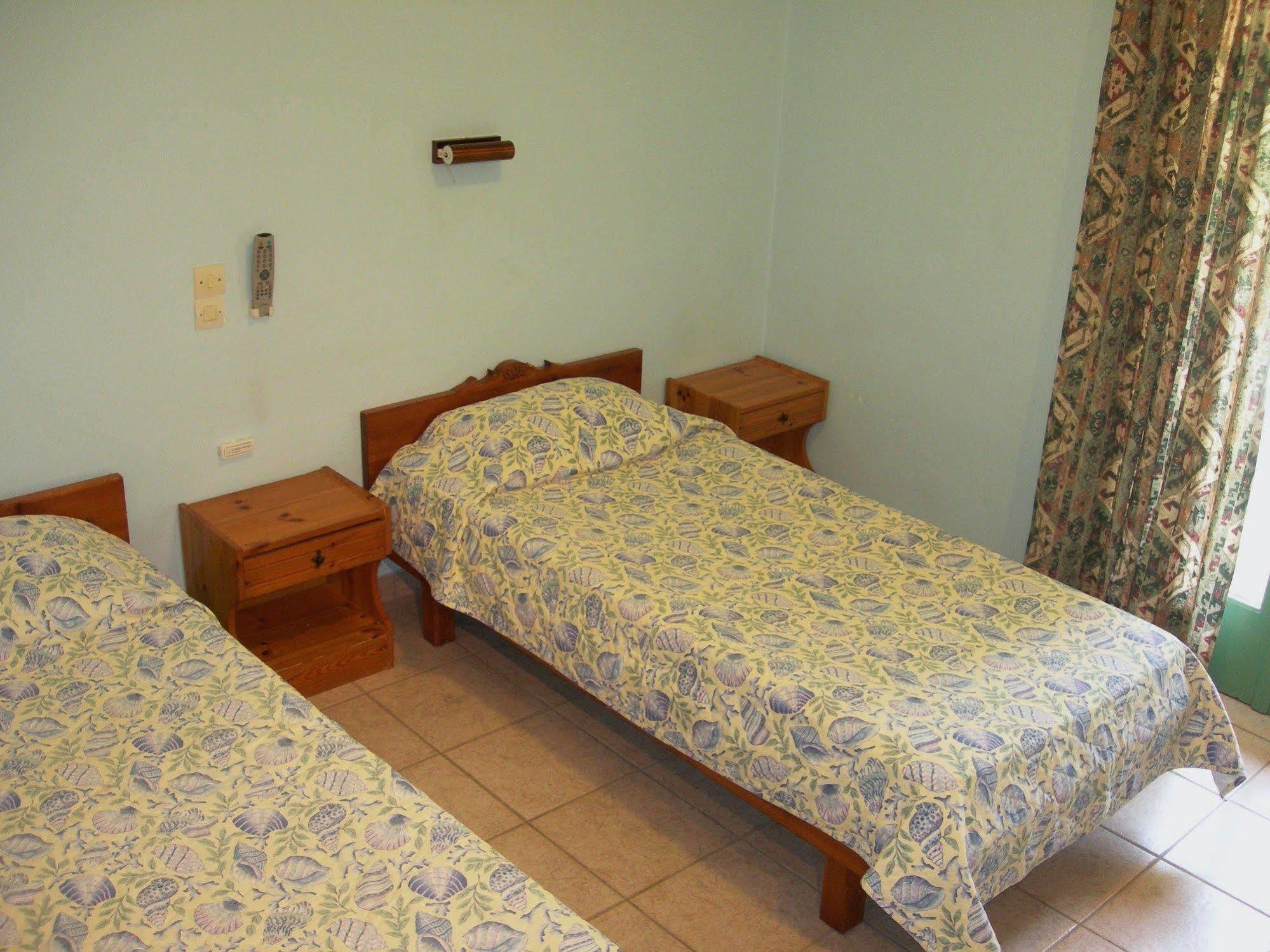 Villa Karmar Hotel Apartments Дасія Екстер'єр фото