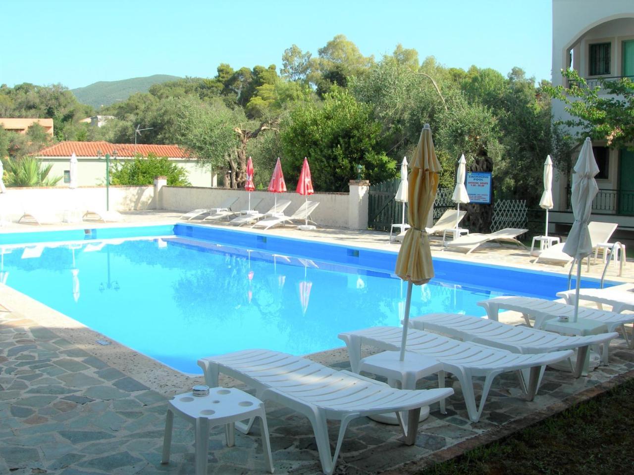 Villa Karmar Hotel Apartments Дасія Екстер'єр фото